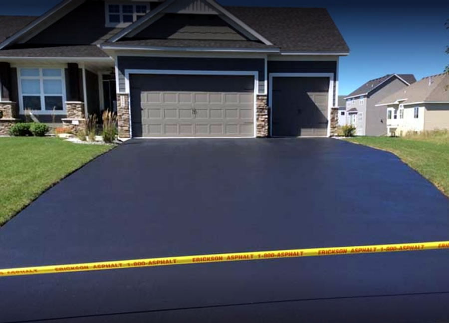 IMG_4399-400x284-1 Asphalt driveway paving with clear, defined borders